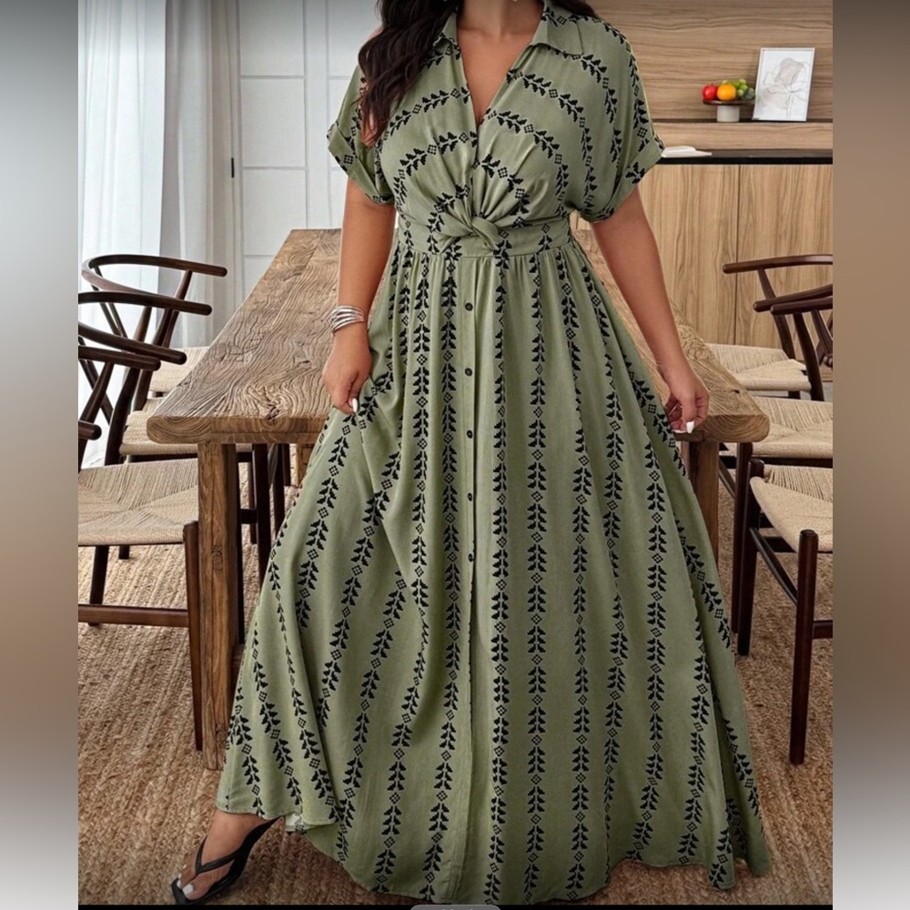 Elegant Green Maxi Dress - Picture 5 of 5